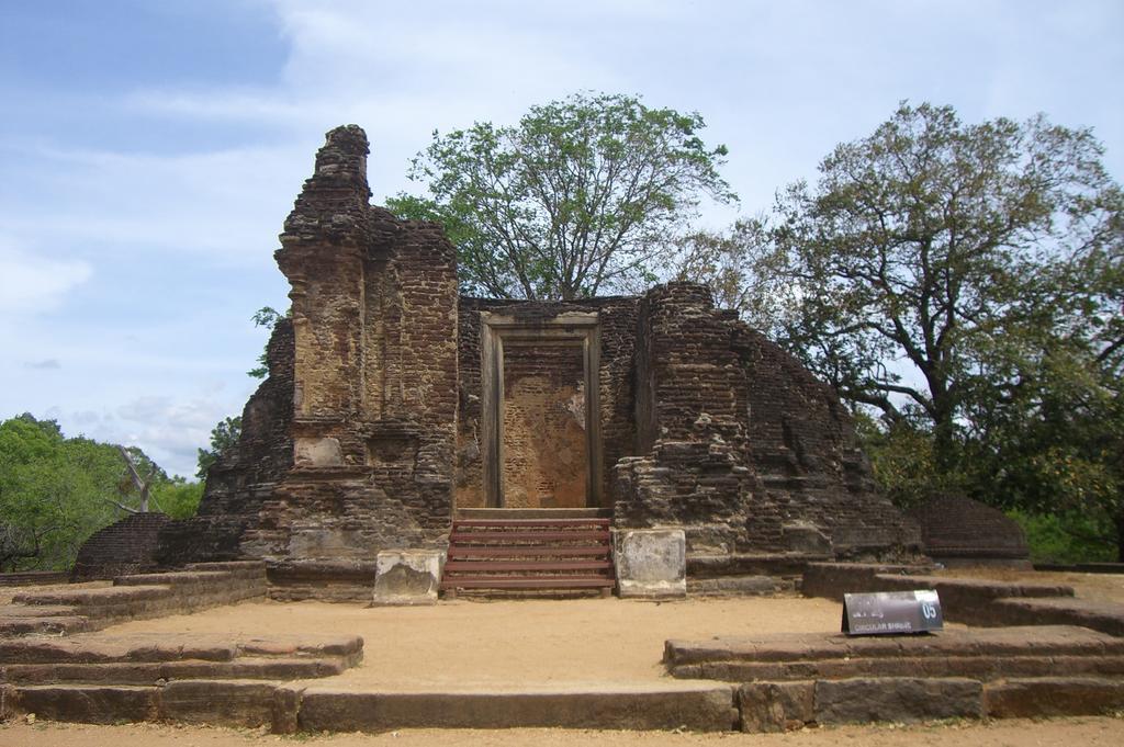 Risenlak Holiday Resort Polonnaruwa Ngoại thất bức ảnh